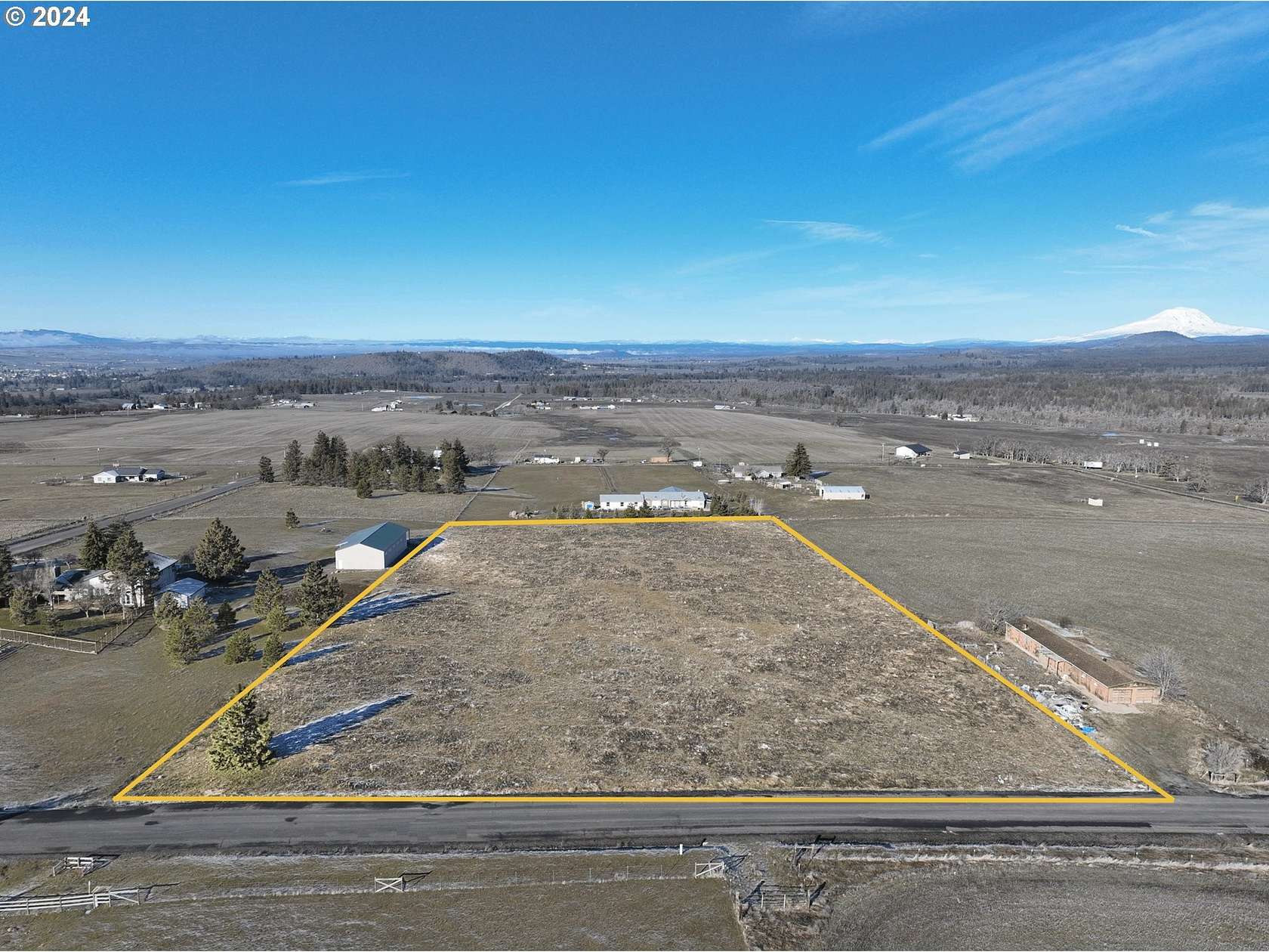 4.9 Acres of Residential Land for Sale in Goldendale, Washington