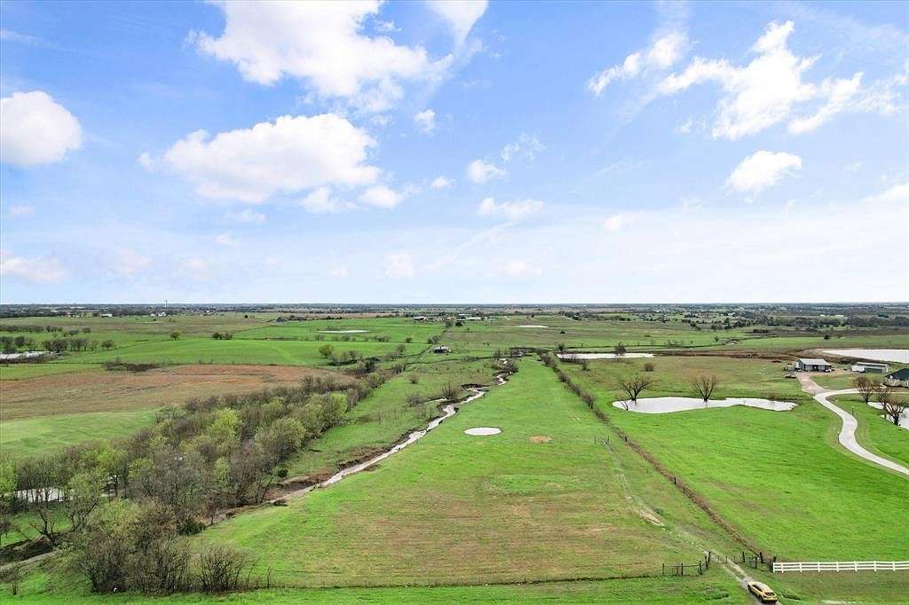 10.01 Acres of Land for Sale in Ennis, Texas