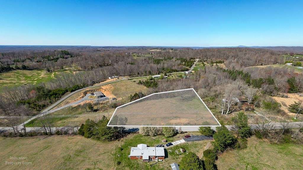2.7 Acres of Mixed-Use Land for Sale in Gainesboro, Tennessee