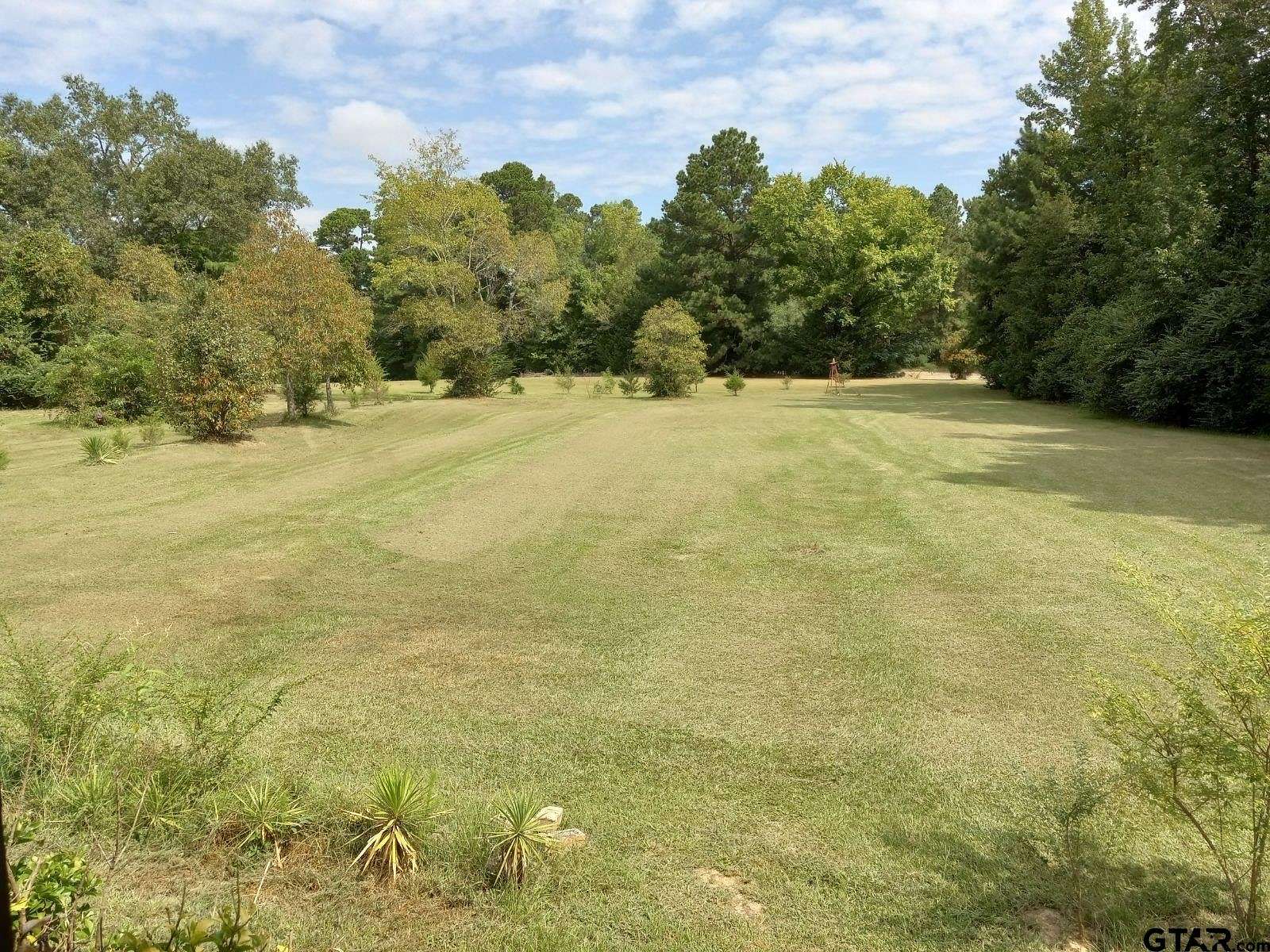 14 Acres of Land with Home for Sale in Linden, Texas