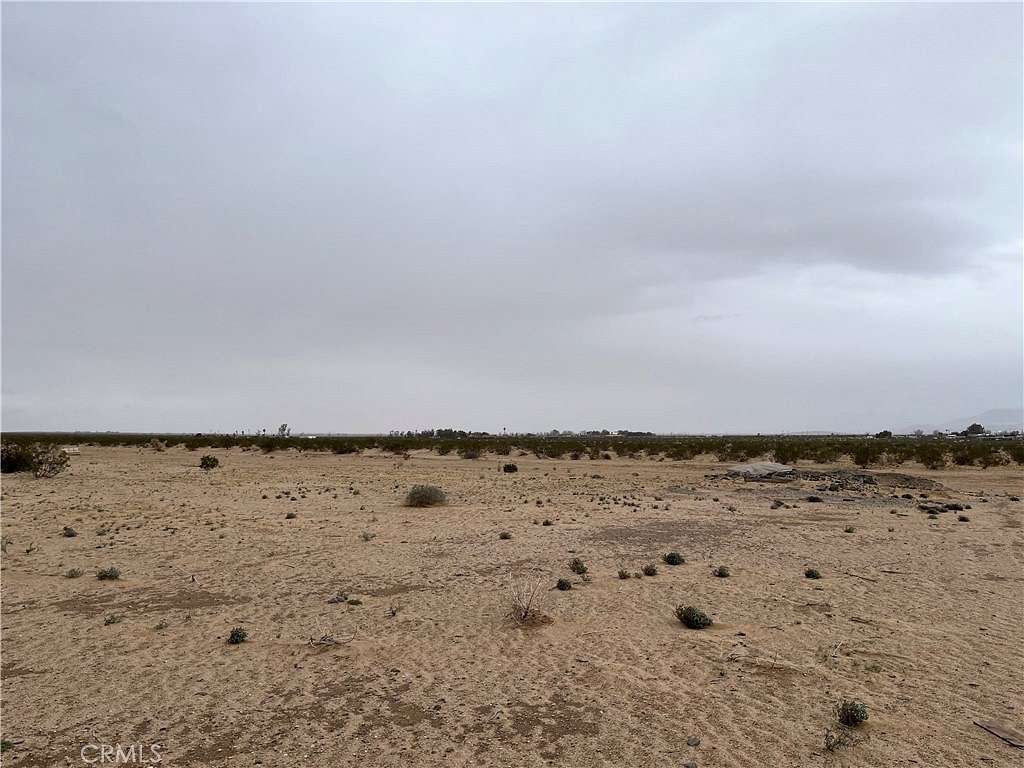 35 Acres of Land for Sale in Twentynine Palms, California