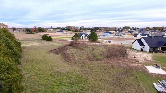 0.979 Acres of Residential Land for Sale in Flint, Texas