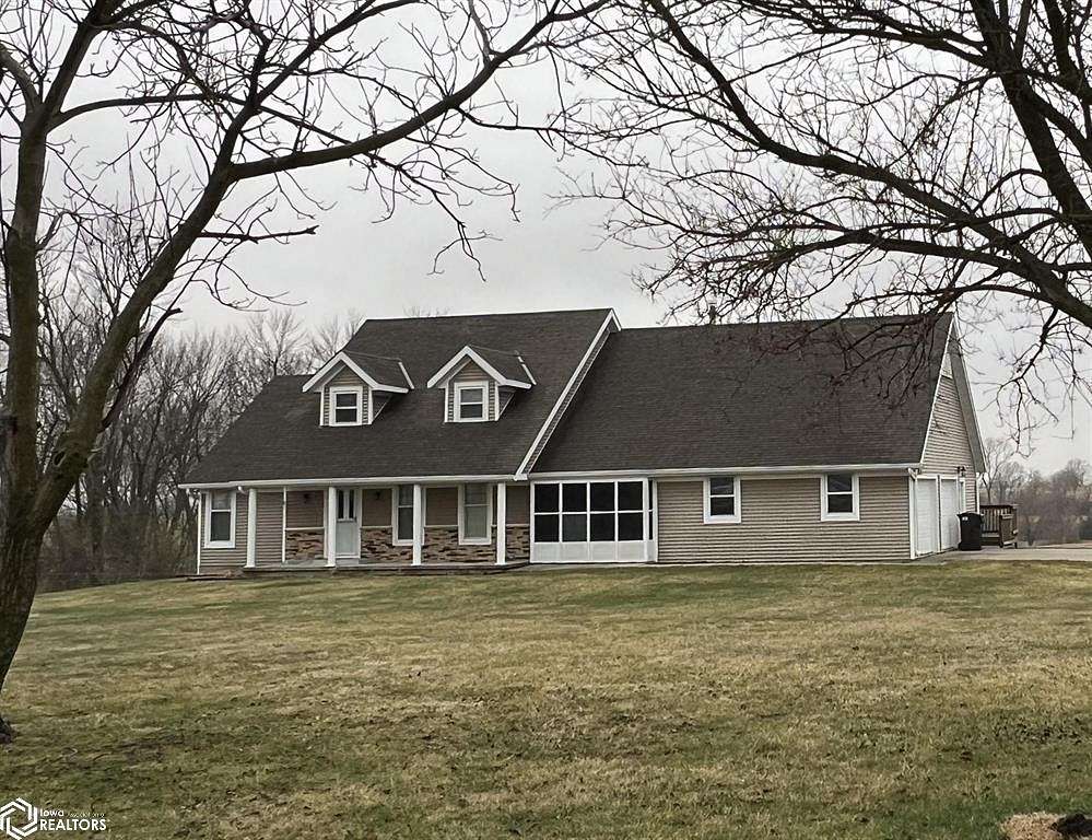 6.1 Acres of Residential Land with Home for Sale in Lamoni, Iowa