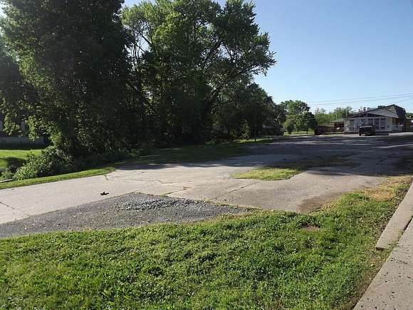 Commercial Land for Sale in Marshall, Missouri