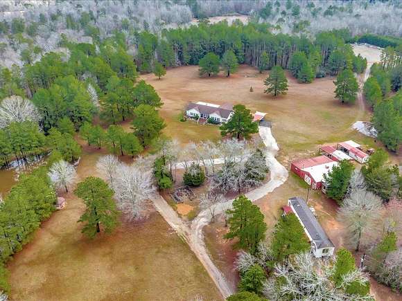 40 Acres of Land with Home for Sale in Cushing, Texas