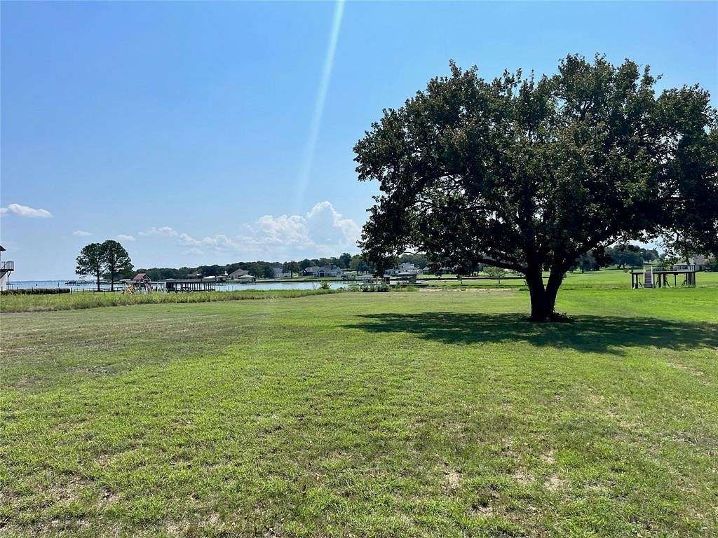 0.8 Acres of Residential Land for Sale in Corsicana, Texas