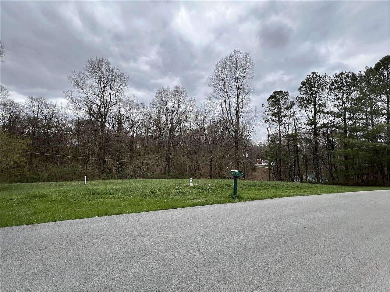 1 Acre of Residential Land for Sale in Morgantown, Kentucky