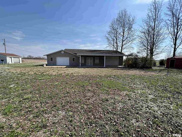 3.7 Acres of Improved Mixed-Use Land for Sale in Eldorado, Illinois