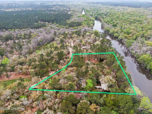 2.47 Acres of Residential Land with Home for Sale in Vernon, Florida