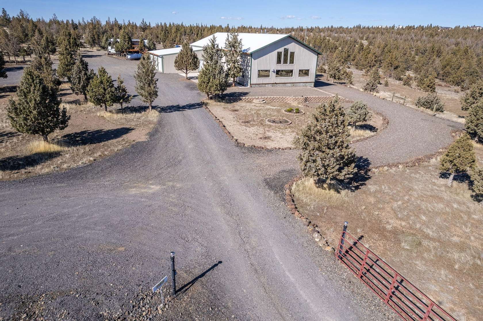 5.2 Acres of Residential Land with Home for Sale in Prineville, Oregon
