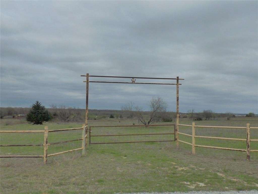 11 Acres of Recreational Land for Sale in Bowie, Texas