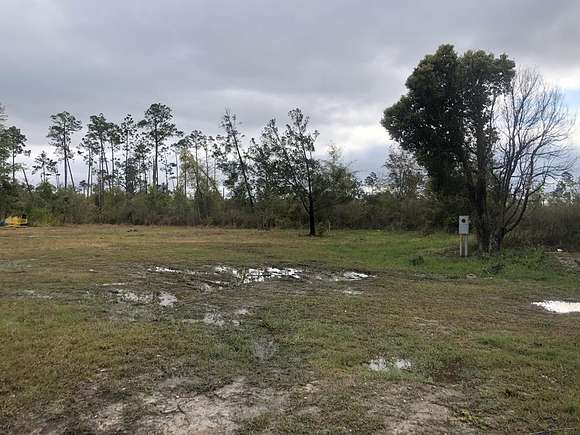 1.07 Acres of Residential Land for Sale in Wewahitchka, Florida