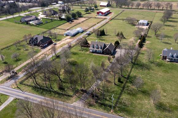 5 Acres of Residential Land with Home for Sale in Gallatin, Tennessee