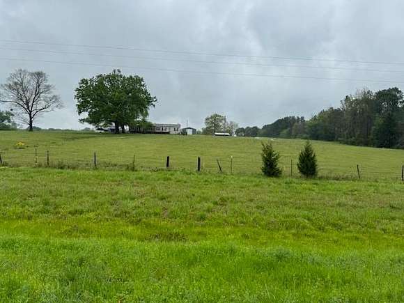 100 Acres of Land with Home for Sale in Daingerfield, Texas