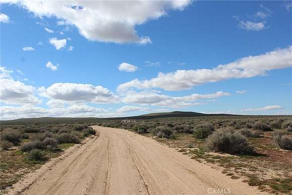 5 Acres of Residential Land with Home for Sale in Hinkley, California