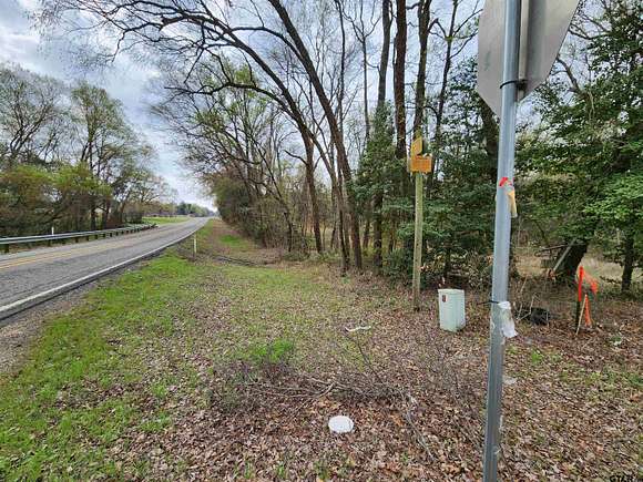 2.4 Acres of Residential Land for Sale in Mineola, Texas