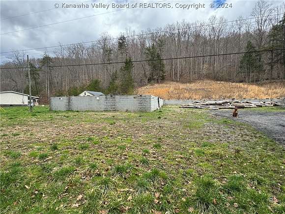 2 Acres of Residential Land for Sale in Chapmanville, West Virginia