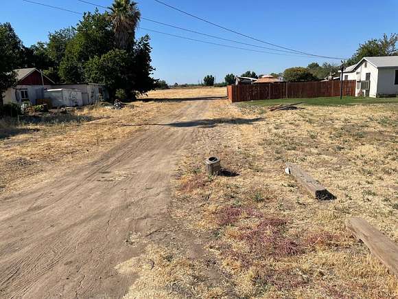 4.7 Acres of Residential Land for Sale in Cutler, California