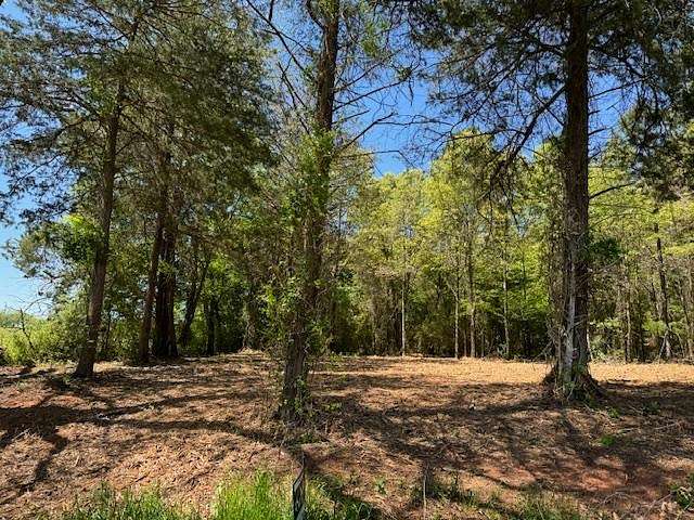 5.6 Acres of Land for Sale in Mount Pleasant, Texas