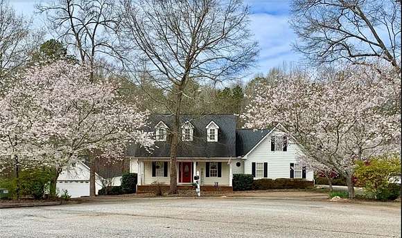 3.1 Acres of Residential Land with Home for Sale in Jefferson, Georgia
