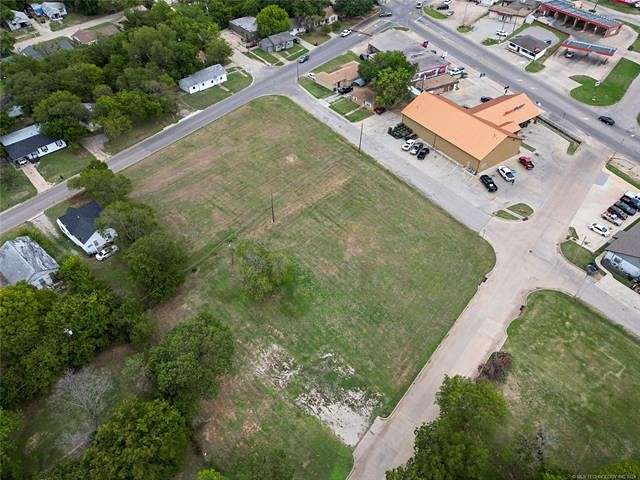 1.1 Acres of Commercial Land for Sale in Ardmore, Oklahoma