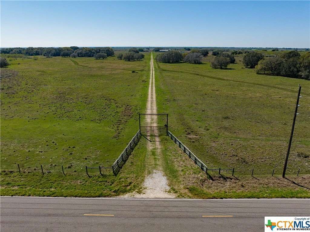 412 Acres of Agricultural Land for Sale in Damon, Texas