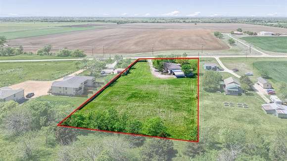2 Acres of Residential Land with Home for Sale in Collinsville, Texas