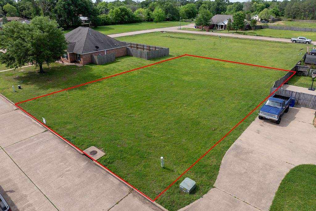 2.1 Acres of Residential Land for Sale in Crockett, Texas