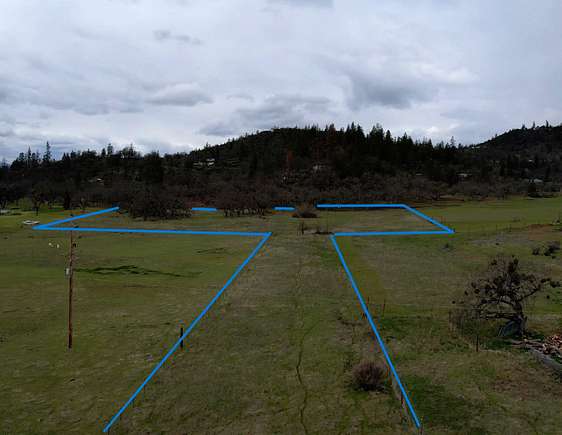 5 Acres of Residential Land for Sale in Eagle Point, Oregon