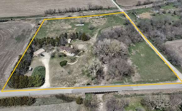 7 Acres of Improved Land for Sale in Beloit, Kansas