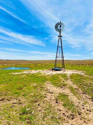 1,606 Acres of Recreational Land for Sale in Mobeetie, Texas