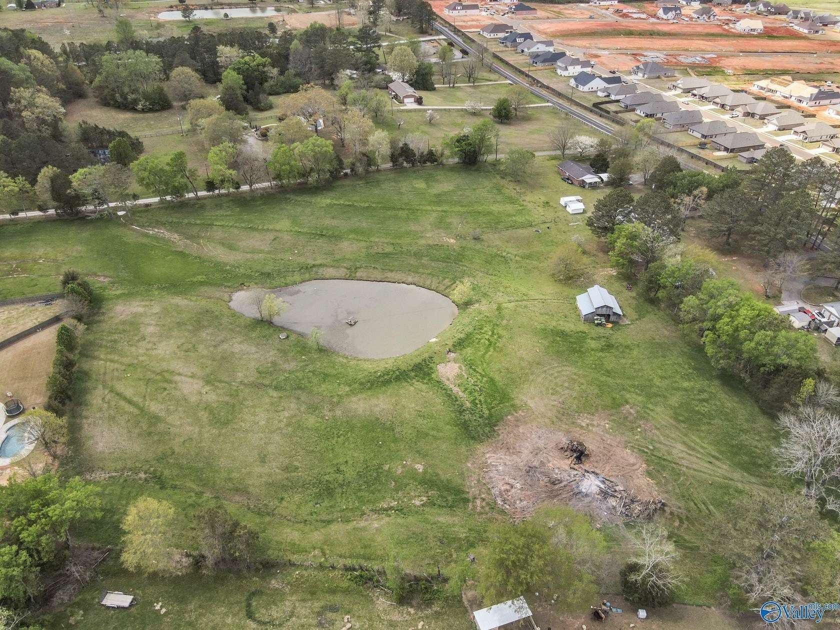 7.7 Acres of Residential Land for Sale in Owens Cross Roads, Alabama