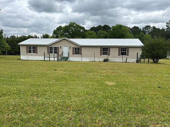 5 Acres of Residential Land with Home for Sale in Webb, Alabama