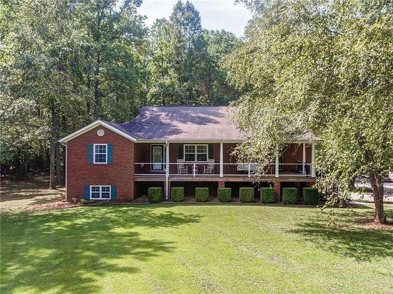 3.5 Acres of Residential Land with Home for Sale in Powder Springs, Georgia
