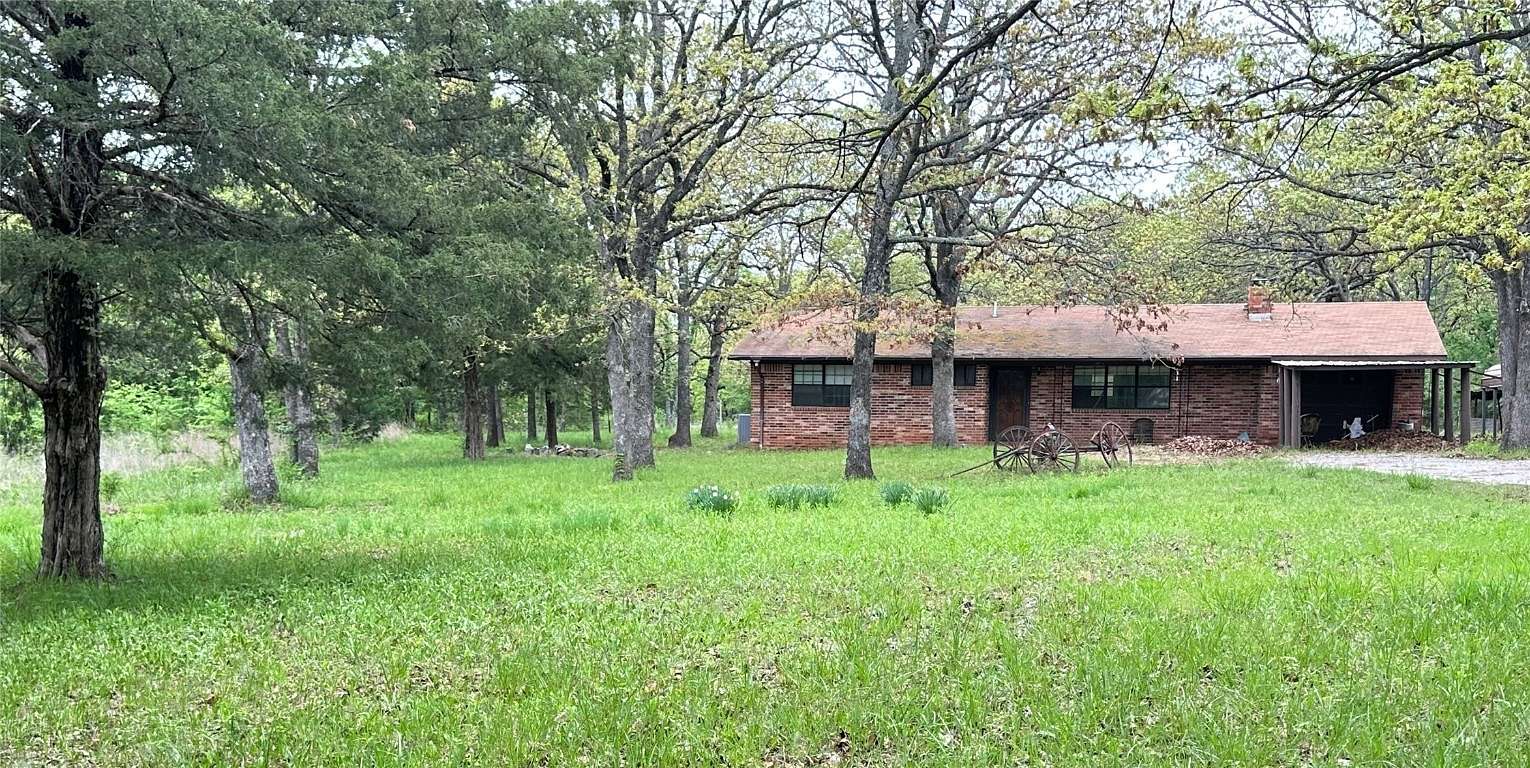 20 Acres of Land with Home for Sale in Maud, Oklahoma