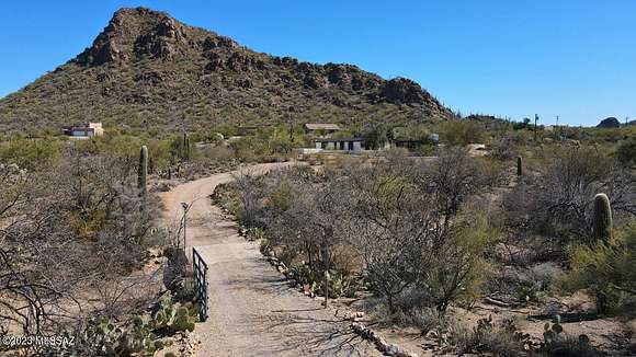 6 Acres of Residential Land with Home for Sale in Tucson, Arizona