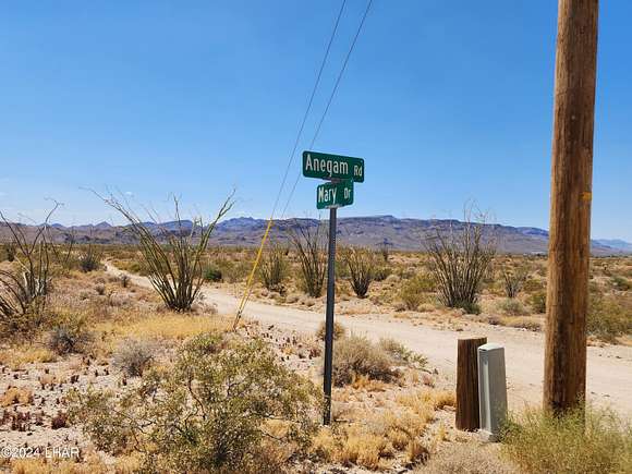 3.4 Acres of Mixed-Use Land for Sale in Yucca, Arizona