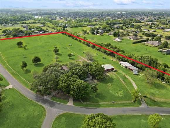 10.86 Acres of Land with Home for Sale in Waxahachie, Texas