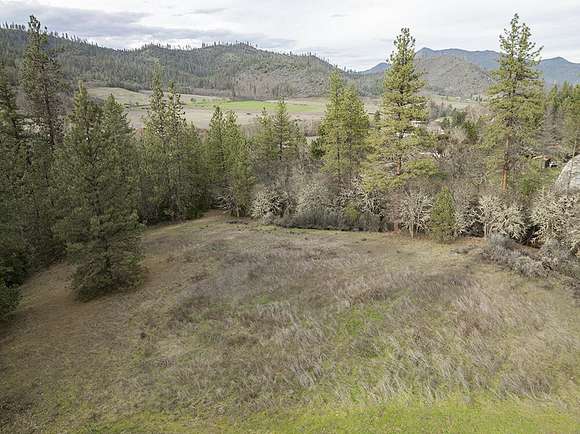 5.2 Acres of Residential Land for Sale in Jacksonville, Oregon