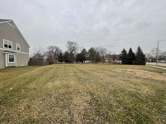 0.28 Acres of Residential Land for Sale in Crystal Lake, Illinois