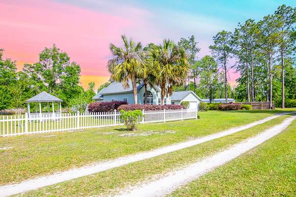 18.6 Acres of Recreational Land with Home for Sale in White Springs, Florida