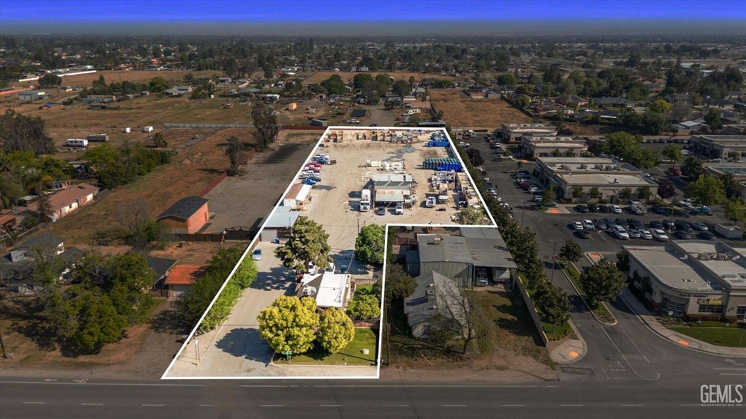 2.2 Acres of Residential Land with Home for Sale in Bakersfield, California