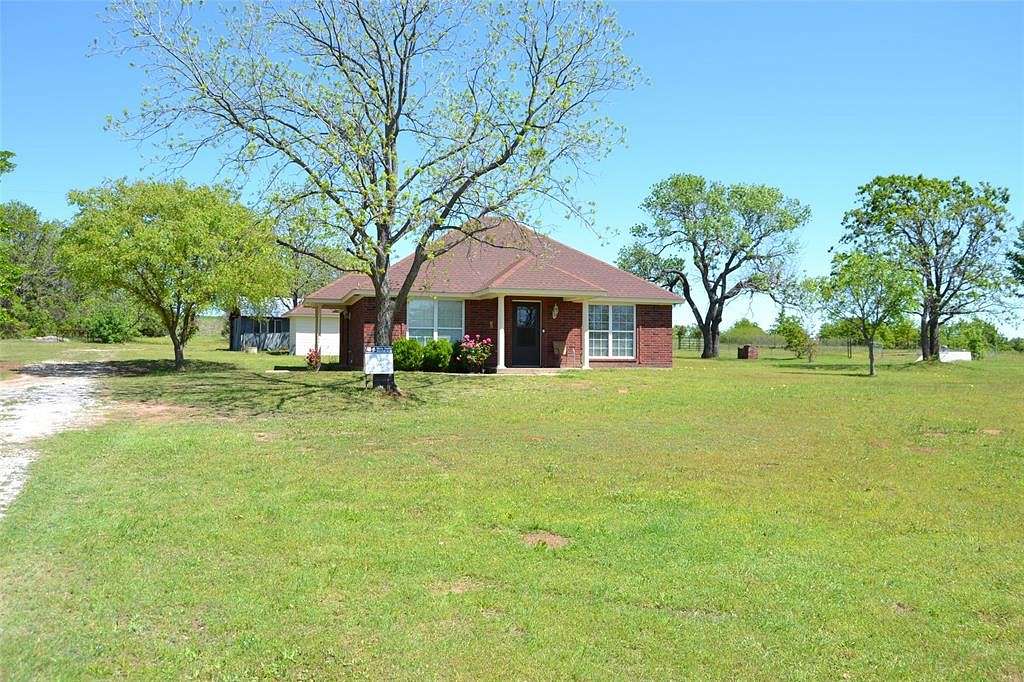 4 Acres of Residential Land with Home for Sale in Weatherford, Texas