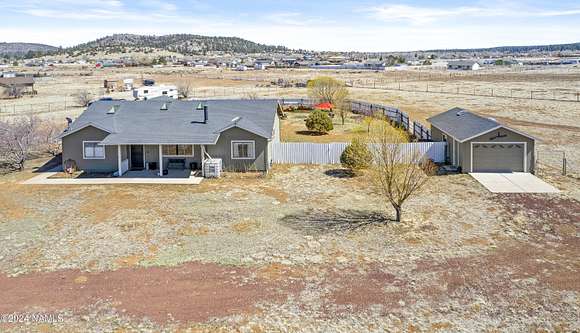 2.5 Acres of Residential Land with Home for Sale in Flagstaff, Arizona