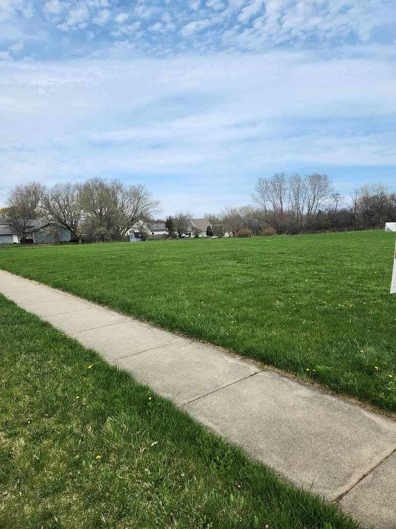 2.09 Acres of Residential Land for Sale in Gurnee, Illinois