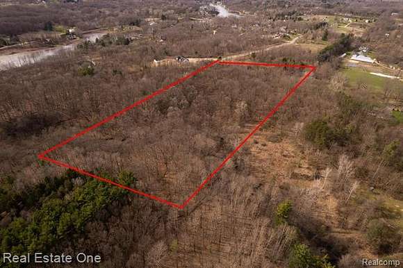 11 Acres of Land for Sale in Fenton, Michigan