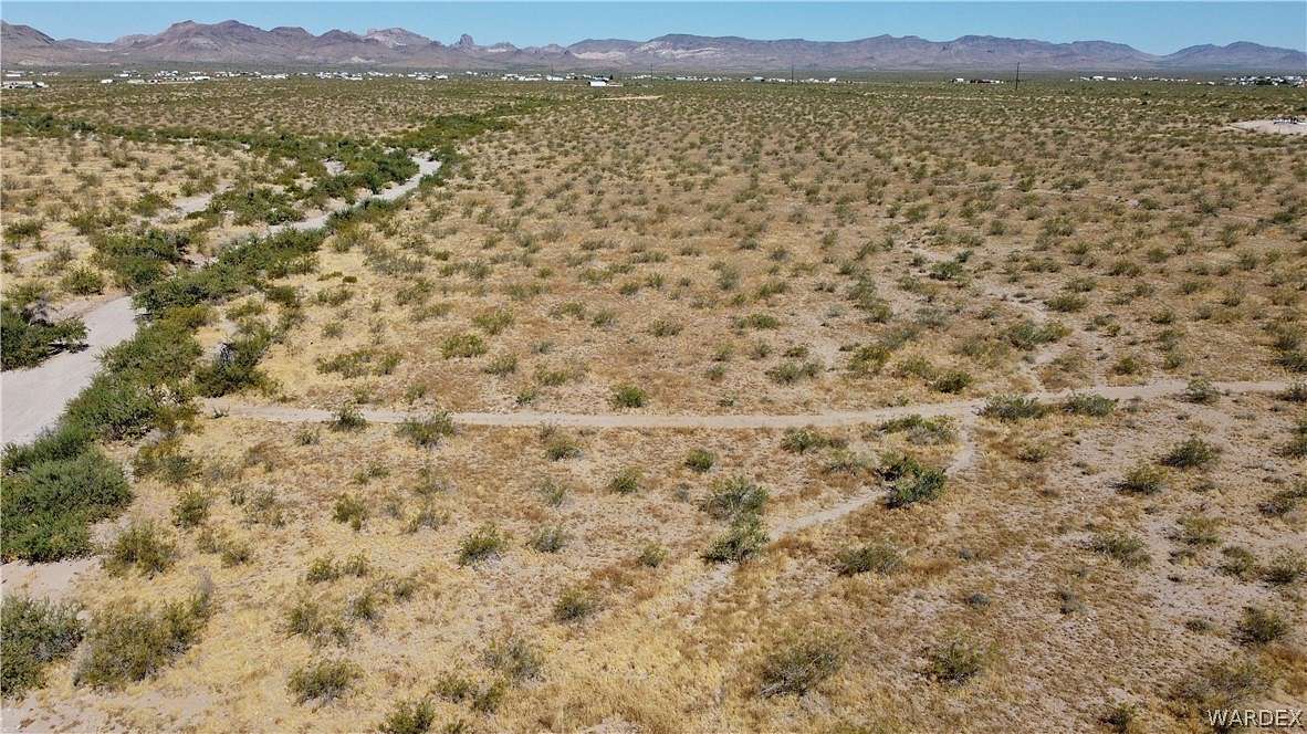4.3 Acres of Residential Land for Sale in Golden Valley, Arizona