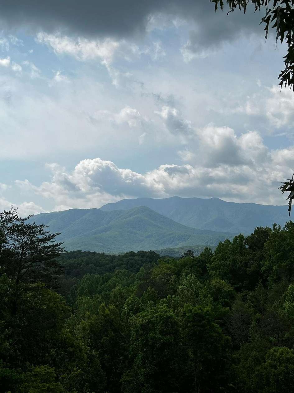 14.9 Acres of Land for Sale in Gatlinburg, Tennessee