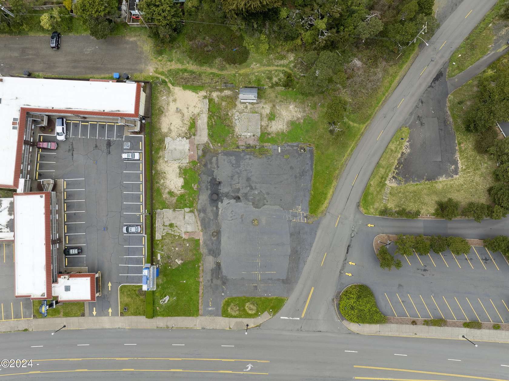 0.45 Acres of Commercial Land for Sale in Newport, Oregon