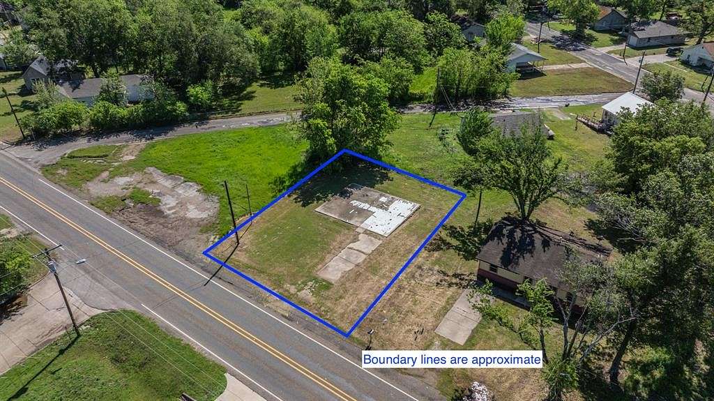 0.14 Acres of Mixed-Use Land for Sale in Sulphur Springs, Texas